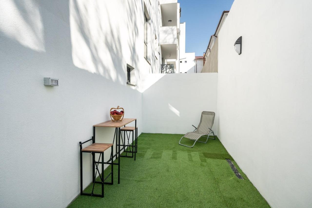 Central Apartment Diamond Bukares Bagian luar foto