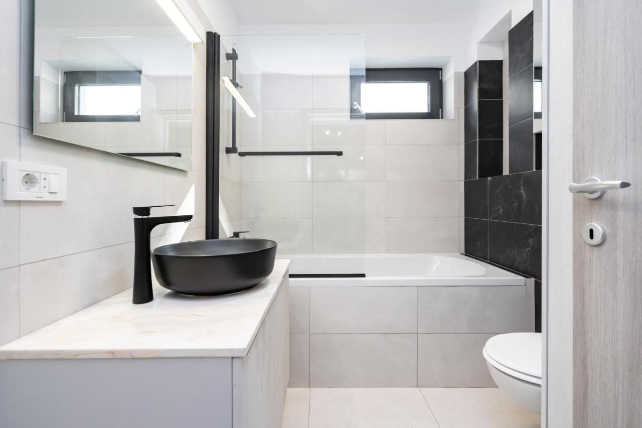 Central Apartment Diamond Bukares Bagian luar foto